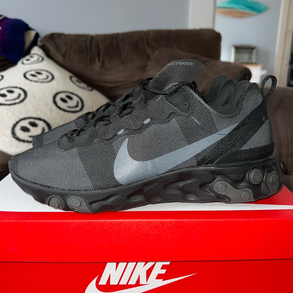 Nike Element 55 Triple Black Men's Size 9.5US